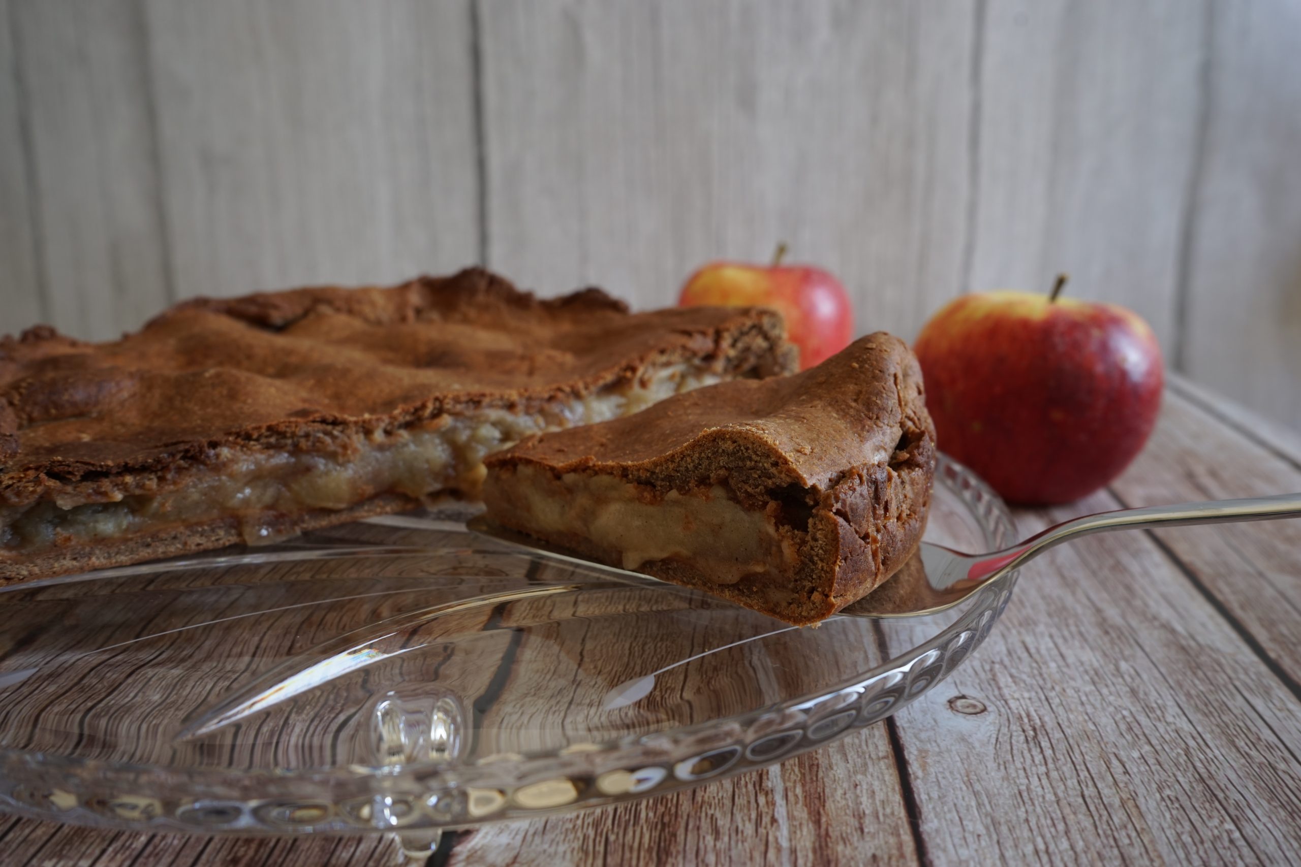 Gedeckter Apfelkuchen