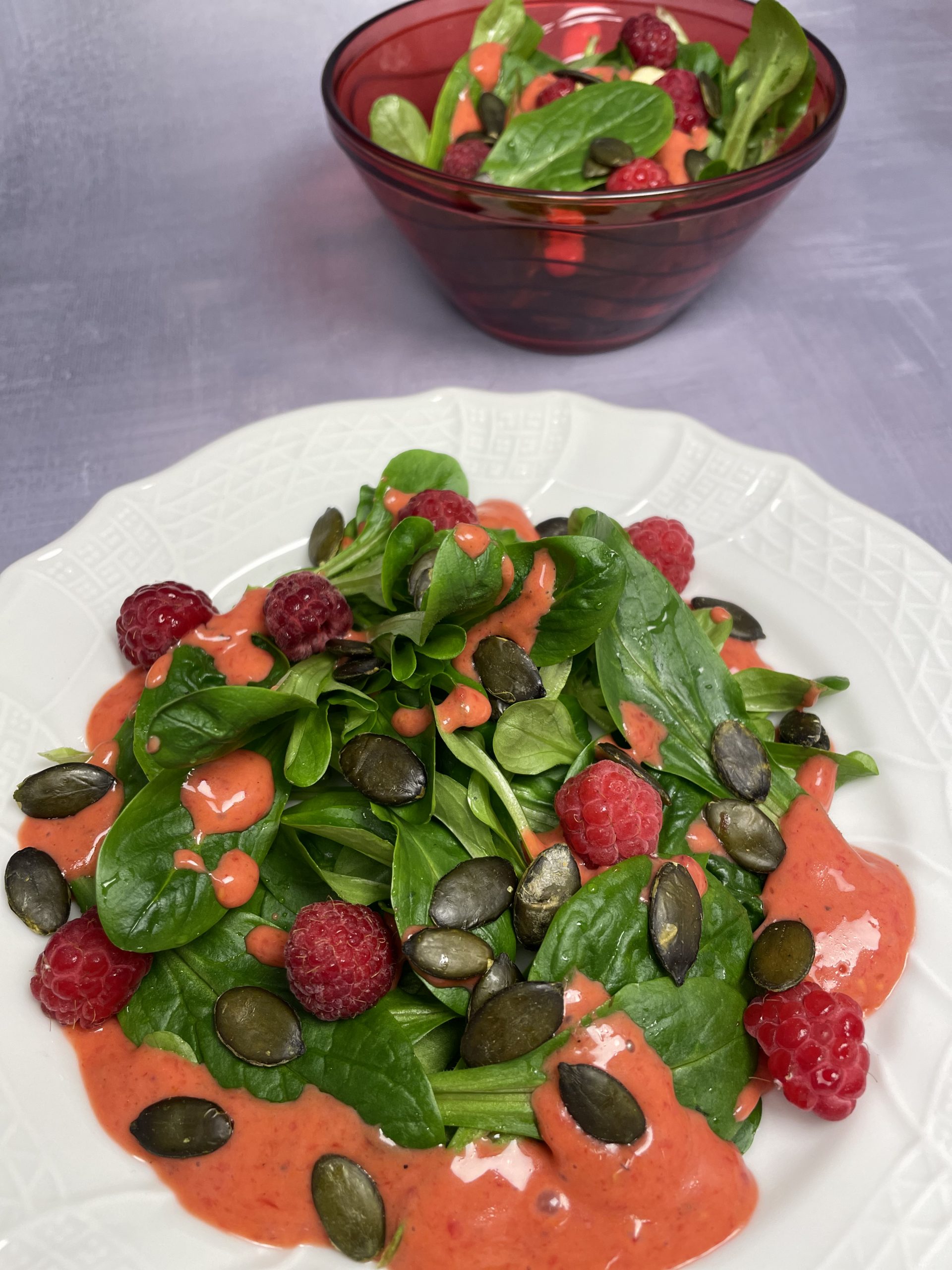 Feldsalat mit Himbeerdressing