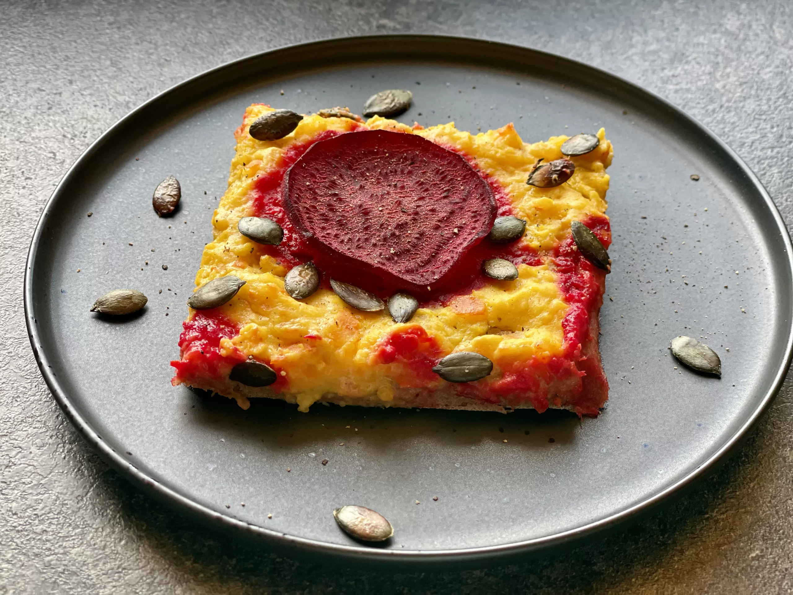 Pizza mit Kürbiscreme
